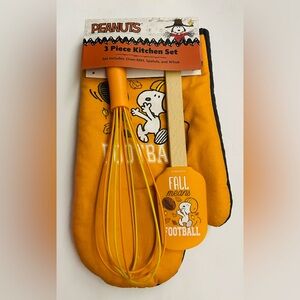 New Peanuts 3 Piece Kitchen Set Oven Mitt, Spatula, Whisk Football 100% Cotton